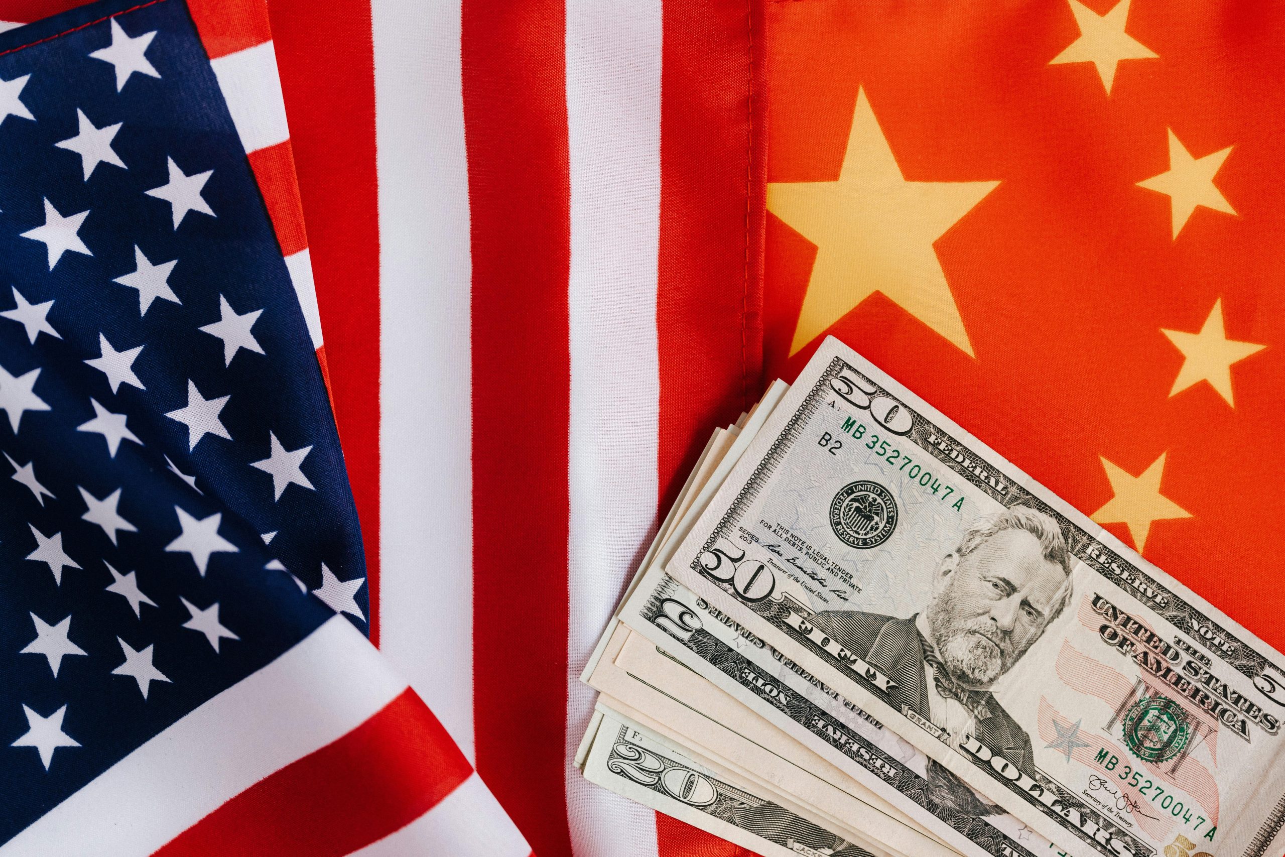 No momento, você está visualizando Guerra comercial EUA-China: como o Brasil pode navegar entre os gigantes